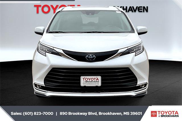2023 Toyota Sienna XLE