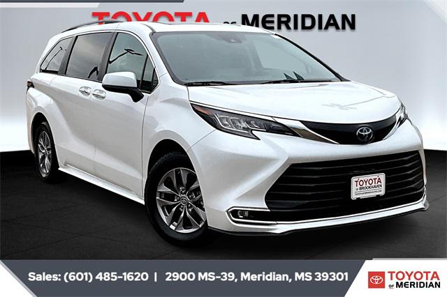 2023 Toyota Sienna XLE