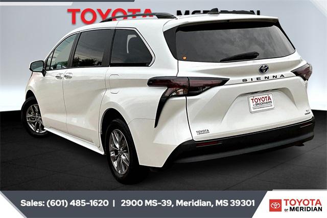 2023 Toyota Sienna XLE