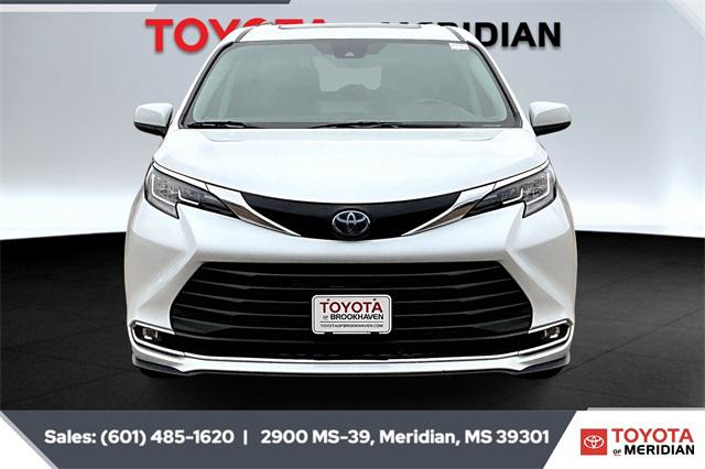 2023 Toyota Sienna XLE