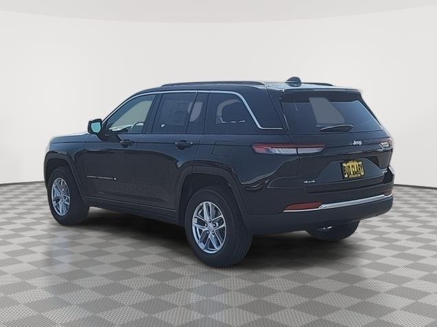 2025 Jeep Grand Cherokee Laredo X 4x4