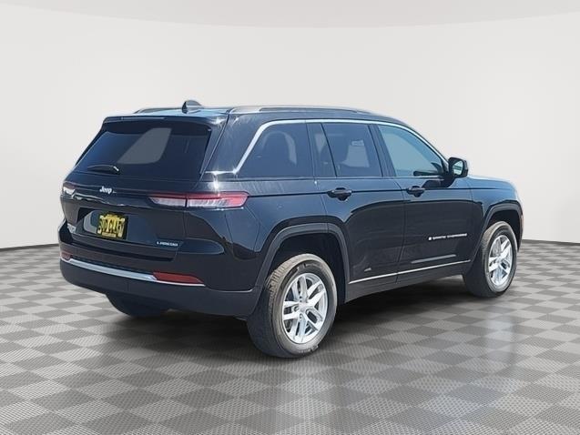 2025 Jeep Grand Cherokee Laredo X 4x4