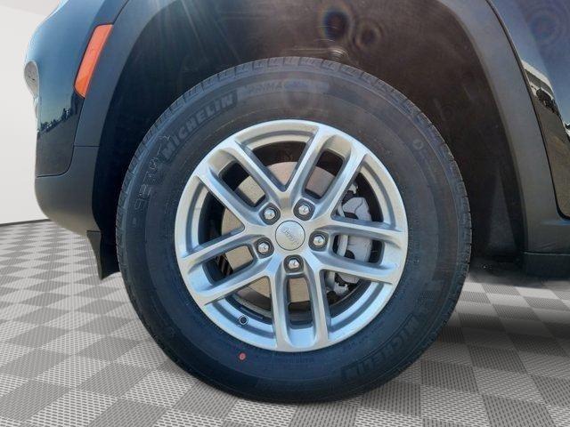 2025 Jeep Grand Cherokee Laredo X 4x4