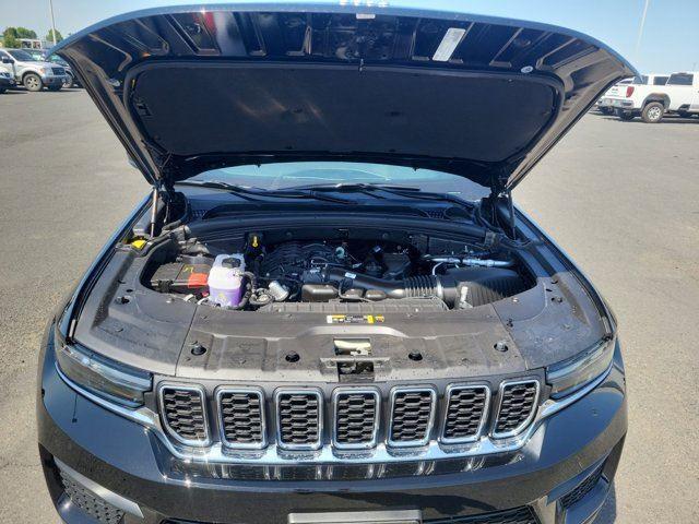 2025 Jeep Grand Cherokee Laredo X 4x4