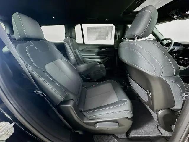 2025 Jeep Grand Cherokee L Laredo X 4x4