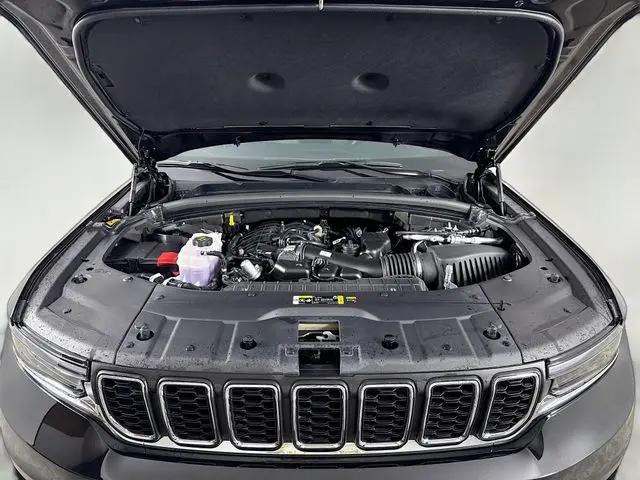 2025 Jeep Grand Cherokee L Laredo X 4x4