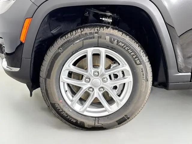 2025 Jeep Grand Cherokee L Laredo X 4x4