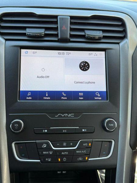 2020 Ford Fusion SE