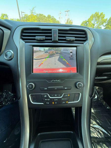 2020 Ford Fusion SE