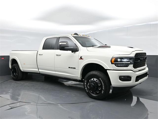 2024 RAM 3500 Limited Crew Cab 4x4 8 Box