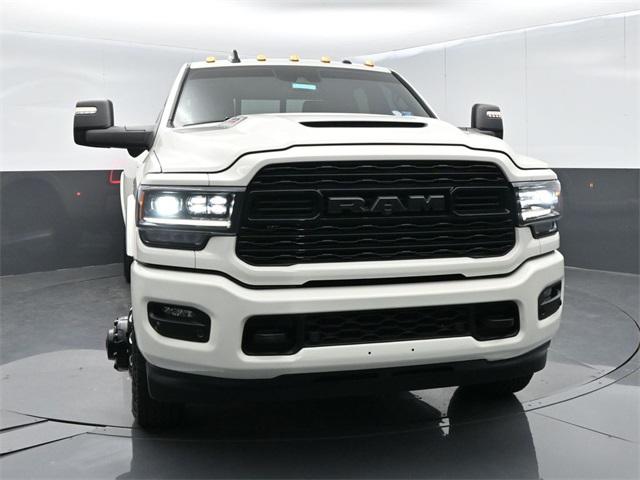 2024 RAM 3500 Limited Crew Cab 4x4 8 Box