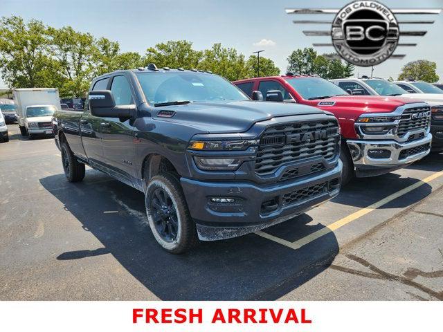 2025 RAM Ram 3500 RAM 3500 BIG HORN CREW CAB 4X4 8 BOX
