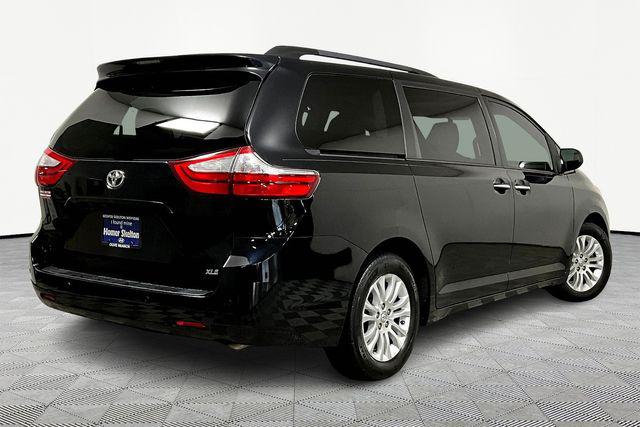 Used 2017 Toyota Sienna For Sale in Olive Branch, MS