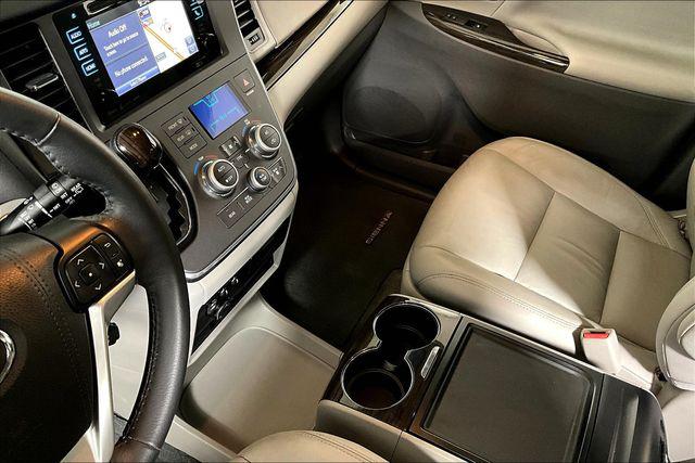 Used 2017 Toyota Sienna For Sale in Olive Branch, MS