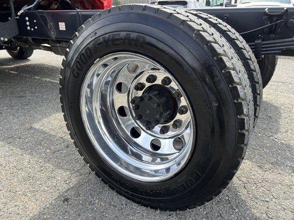 2021 Ford F-650 Base