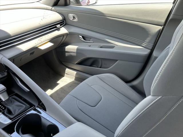 2025 Hyundai Elantra Hybrid SEL Sport