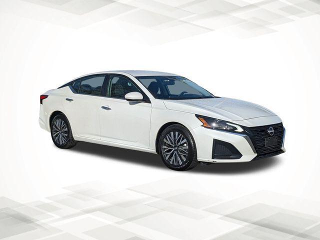 2023 Nissan Altima SV FWD