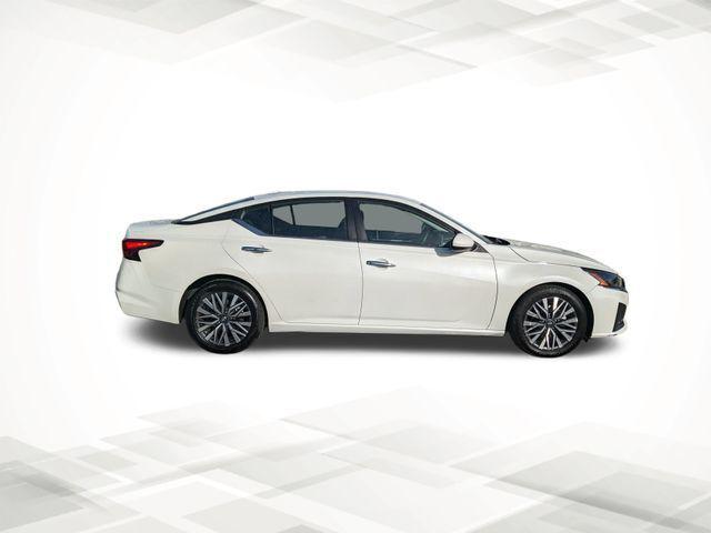 2023 Nissan Altima SV FWD