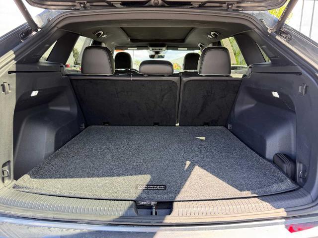 2024 Volkswagen Atlas Cross Sport 2.0T SEL Premium R-Line