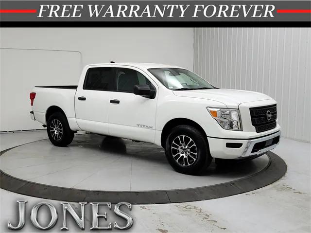 2023 Nissan TITAN Crew Cab SV 4x4