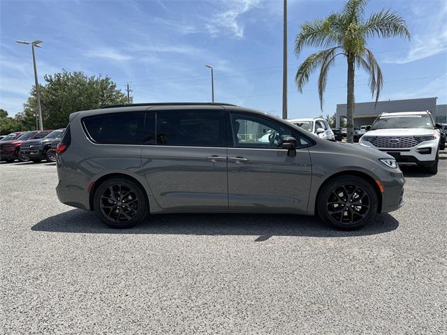 2025 Chrysler Pacifica PACIFICA LIMITED