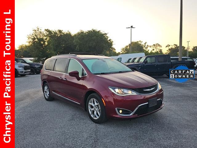 2017 Chrysler Pacifica Touring-L