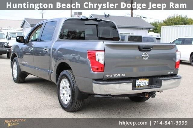 2019 Nissan TITAN SV