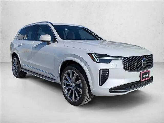 2025 Volvo XC90 B5 Core
