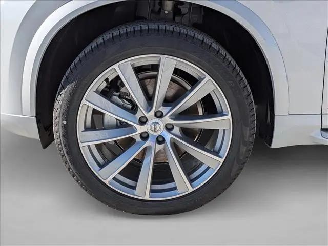 2025 Volvo XC90 B5 Core