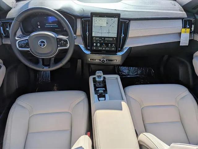 2025 Volvo XC90 B5 Core