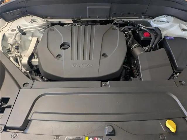 2025 Volvo XC90 B5 Core
