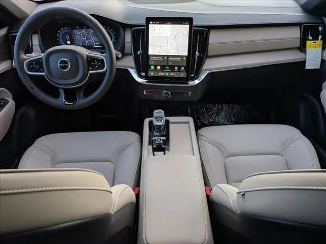 2025 Volvo XC90 B6 Core