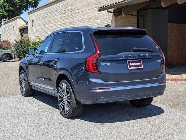 2025 Volvo XC90 B5 Core