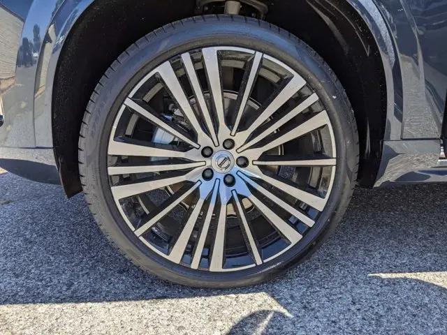2025 Volvo XC90 B5 Core