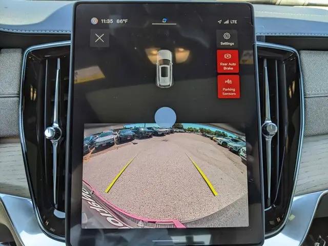 2025 Volvo XC90 B5 Core