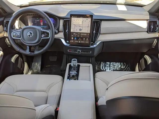 2025 Volvo XC90 B5 Core