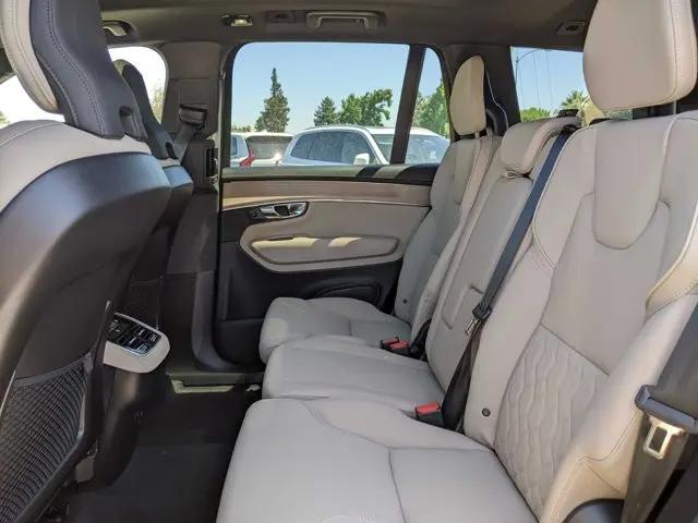 2025 Volvo XC90 B5 Core