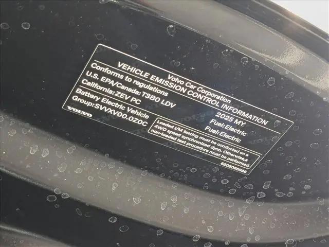 2025 Volvo EX30 Plus Twin Motor Performance, Fully electric