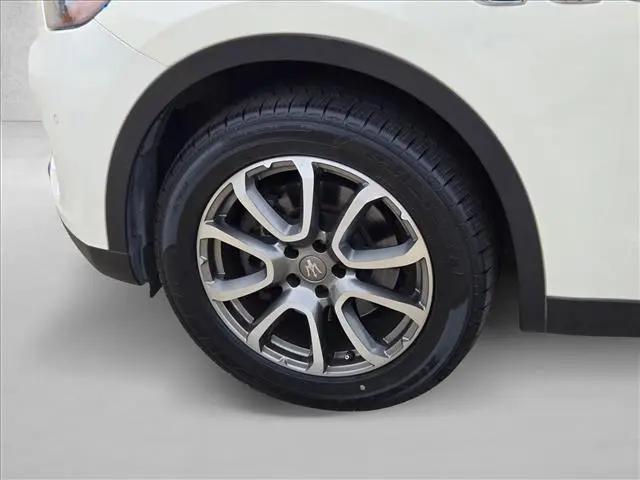 2018 Maserati Levante Standard