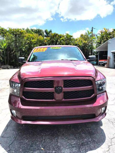 2017 Ram 1500 Express Crew Cab 4x2 5'7" Box