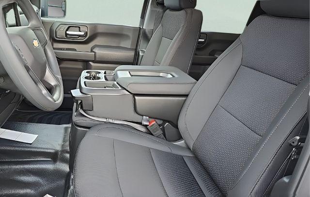 2025 Chevrolet Silverado 3500HD 4WD Crew Cab Long Bed Work Truck