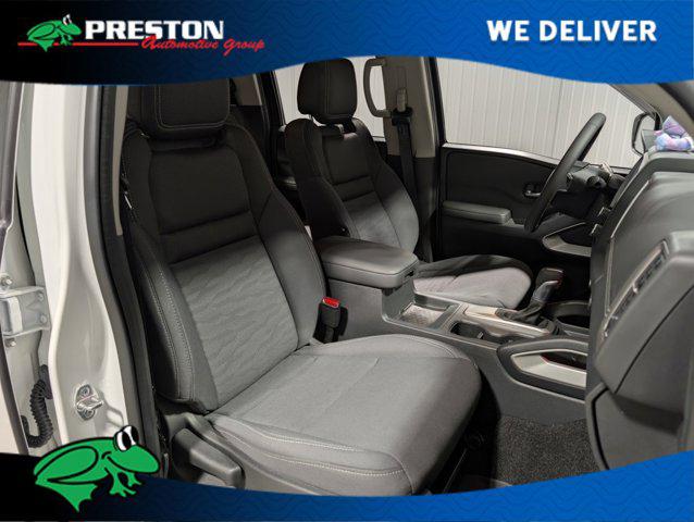 2022 Nissan Frontier Crew Cab Long Bed SV 4x4