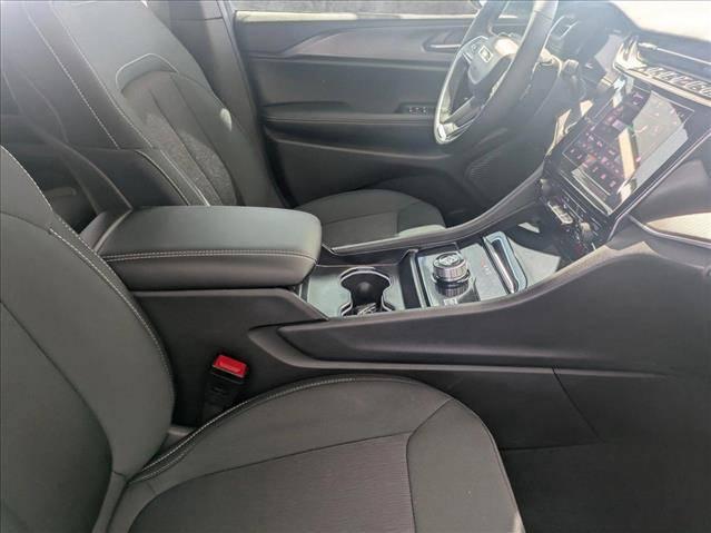 2025 Jeep Grand Cherokee L Laredo X 4x4