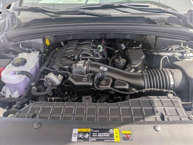 2025 Jeep Grand Cherokee L Laredo X 4x4