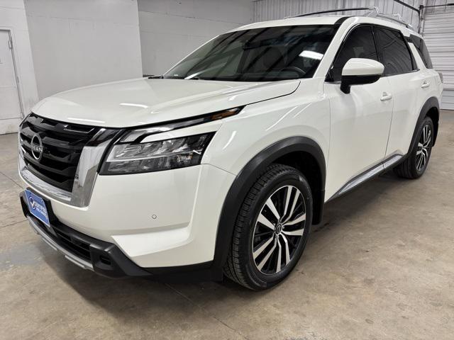 2023 Nissan Pathfinder Platinum FWD