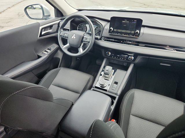 2024 Mitsubishi Outlander ES 2.5 2WD