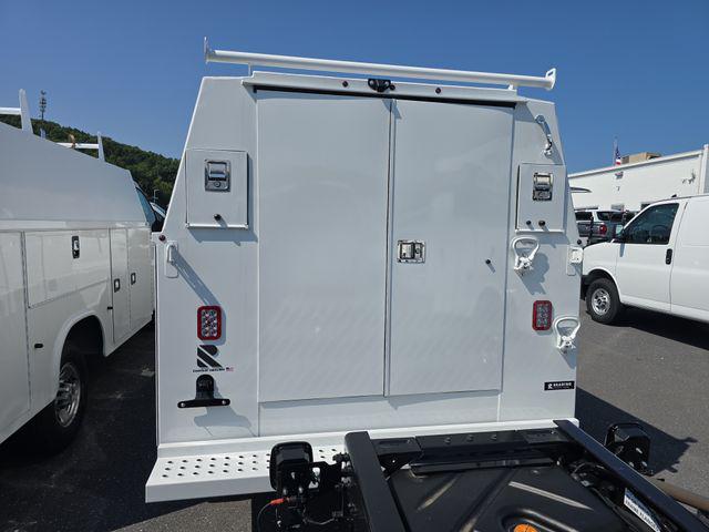 2025 Chevrolet Express Cutaway Work Van