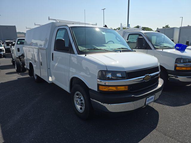 2025 Chevrolet Express Cutaway Work Van