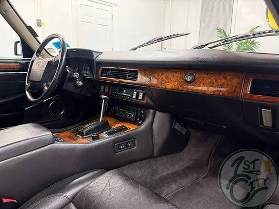 1990 Jaguar XJS XJS 2dr Convertible