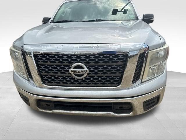 2017 Nissan TITAN SV